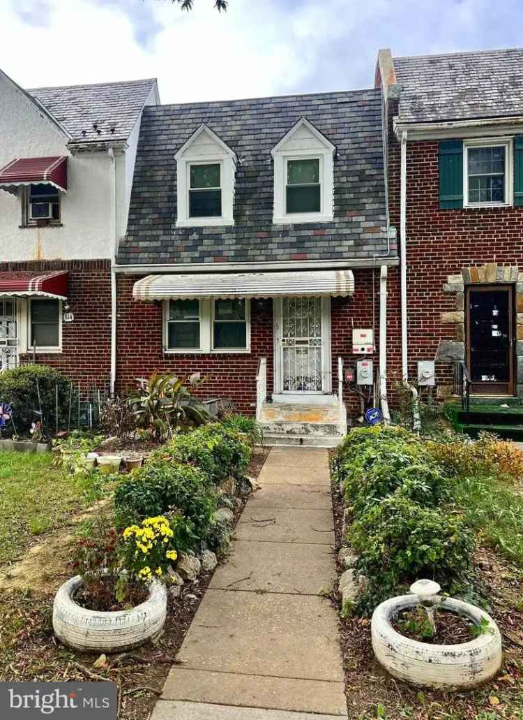 House For Sale in 816, 21st Street Northeast, Washington, District of Columbia