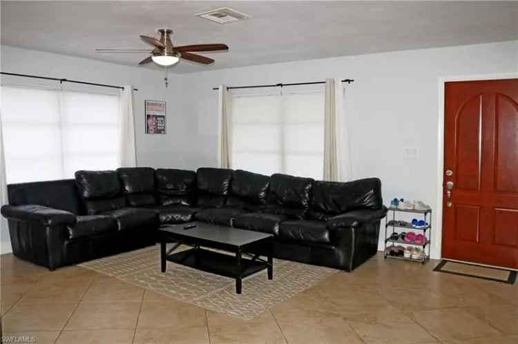 Single-family house For Sale in 750, 103rd Avenue North, Florida