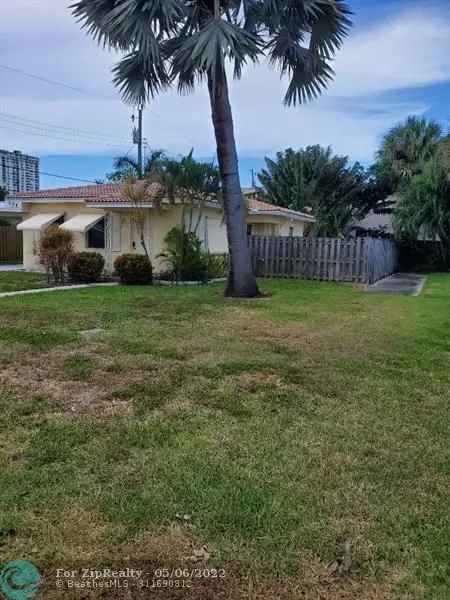 Single-family house For Sale in Pompano Beach, Florida