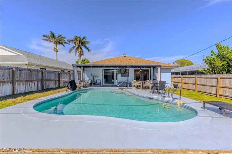 Single-family house For Sale in 758, 105th Avenue North, Florida