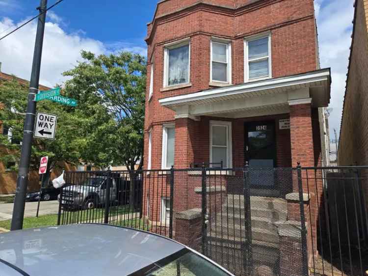 Multi-family house For Sale in 3924, West Division Street, Chicago, Illinois