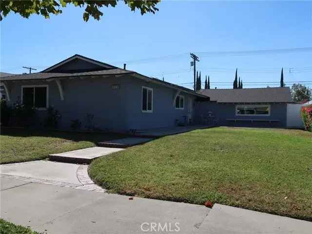 Single-family house For Sale in 24130, Vanowen Street, Los Angeles, California