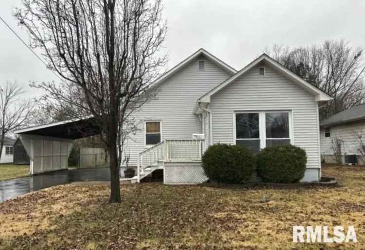 Single-family house For Sale in 708, South Eisenhower Drive, Marion, Illinois