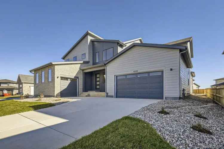 Single-family house For Sale in Timnath, Colorado