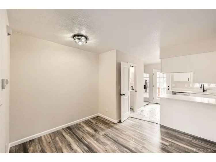 Single-family house For Sale in Centennial, Colorado