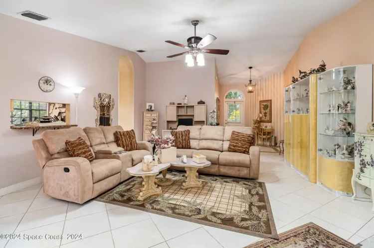 Single-family house For Sale in Palm Bay, Florida