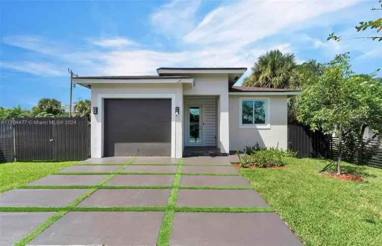 Single-family house For Sale in Pompano Beach, Florida