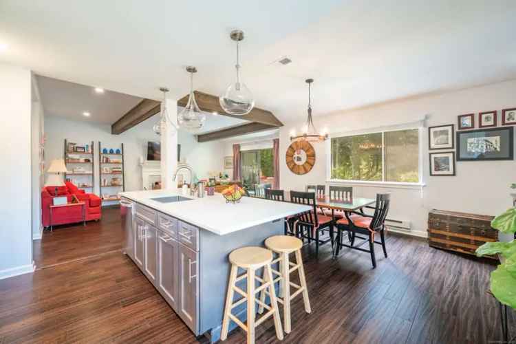 Condo For Sale in Southbury, Connecticut