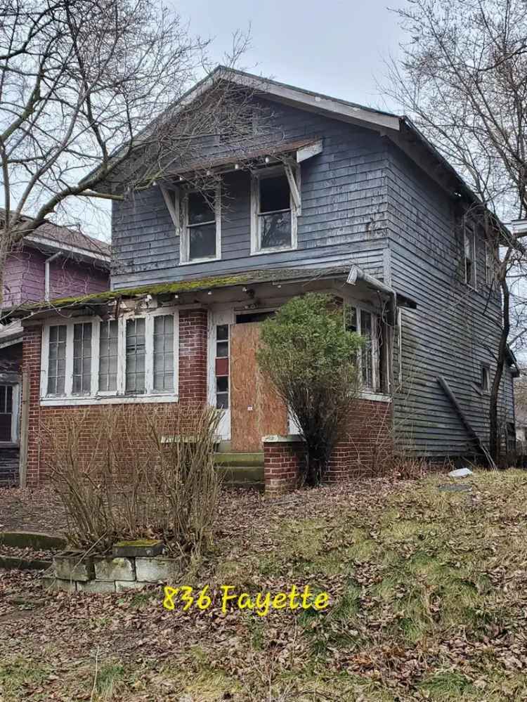 Single-family house For Sale in 836, Fayette Street, Gary, Indiana