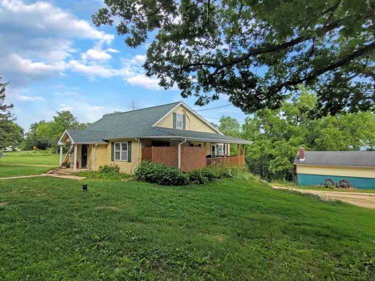 Single-family house For Sale in Galena, Illinois