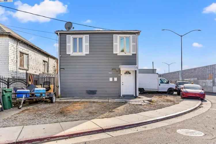 Multi-family house For Sale in 810;812, Lisbon Avenue, Oakland, California