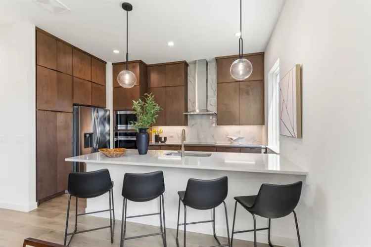 Condo For Sale in Chandler, Texas