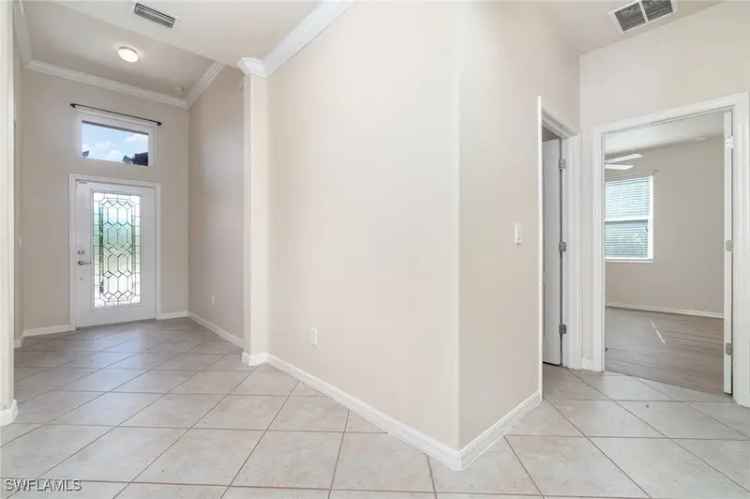 Single-family house For Sale in 9352, Via San Giovani Street, Fort Myers, Florida