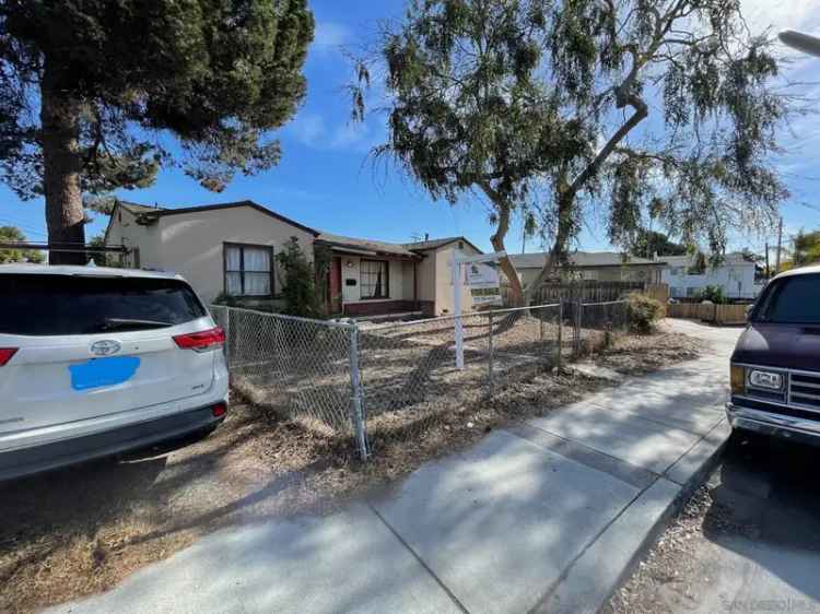 Multi-family house For Sale in 4927, 67th Street, San Diego, California