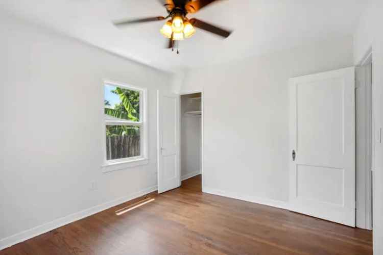 Single-family house For Sale in Lake Worth Beach, Florida