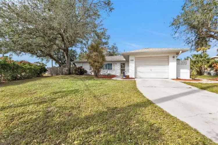 Single-family house For Sale in 21190, Midway Boulevard, Port Charlotte, Florida