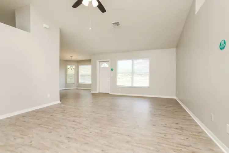 4 Bedroom 2 Bathroom Home for Rent in Clermont FL