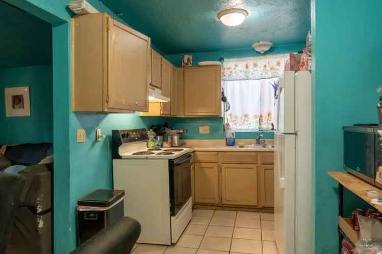 Multi-family house For Sale in 950, 72nd Avenue, Oakland, California