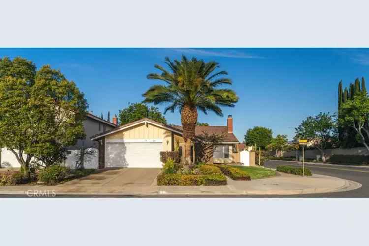 Single-family house For Sale in 3871, Magnolia Street, Irvine, California