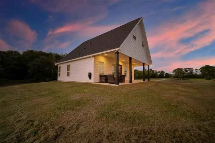 Single-family house For Sale in 1275, County Road 192, Texas