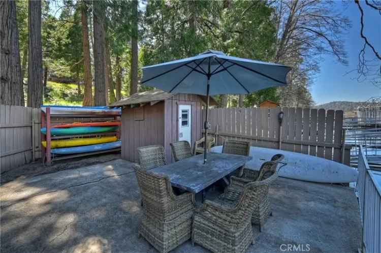 Single-family house For Sale in Lake Arrowhead, California