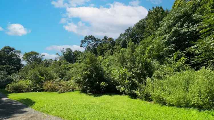 Land For Sale in 379, Brushy Plain Road, Branford, Connecticut