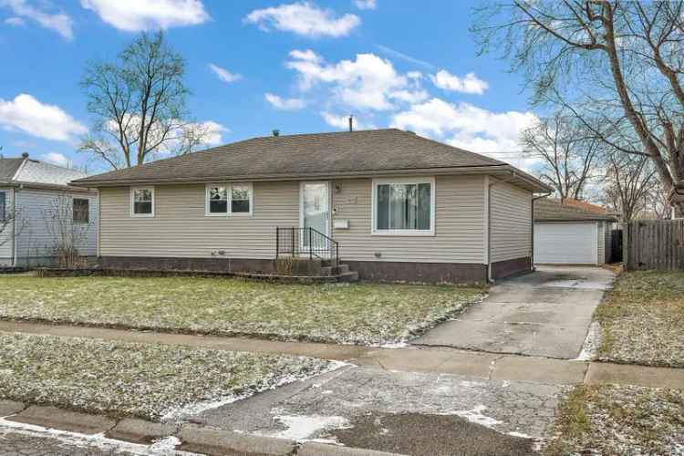 Single-family house For Sale in 8010, Duluth Street, Highland, Indiana