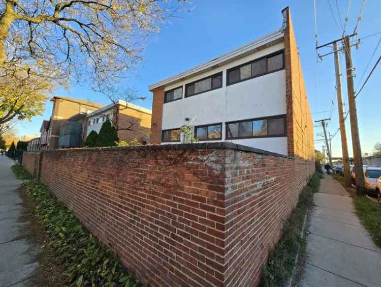 House For Sale in 351, West 23rd Place, Chicago, Illinois