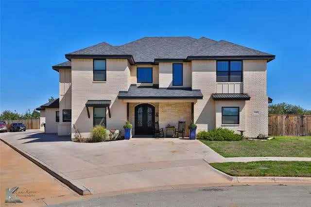 Single-family house For Sale in Lantana, Texas