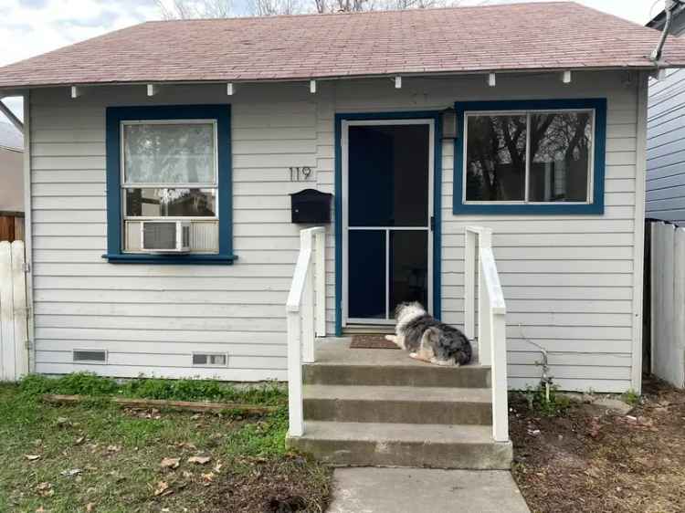 Newly Remodeled Home Near Downtown - Inside Laundry - Street Parking