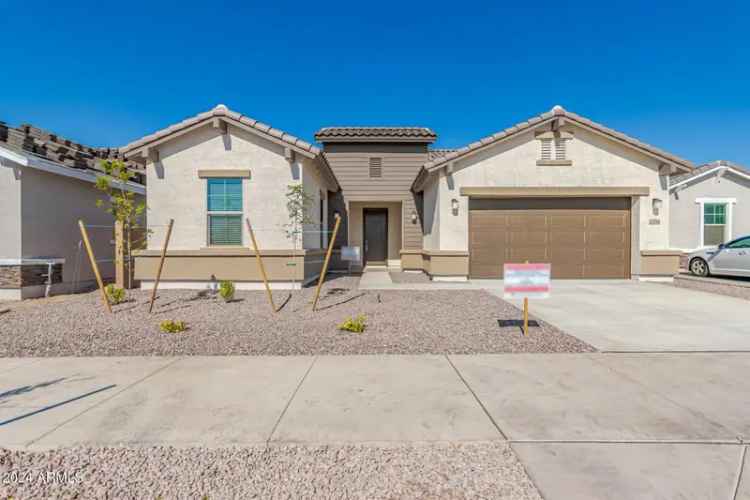 Single-family house For Sale in 21048, East Arroyo Verde Drive, Queen Creek, Arizona