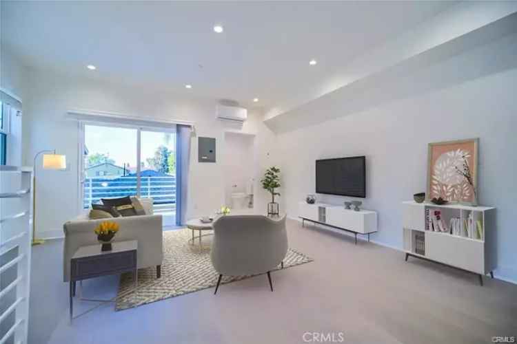 Multi-family house For Sale in Culver City, California