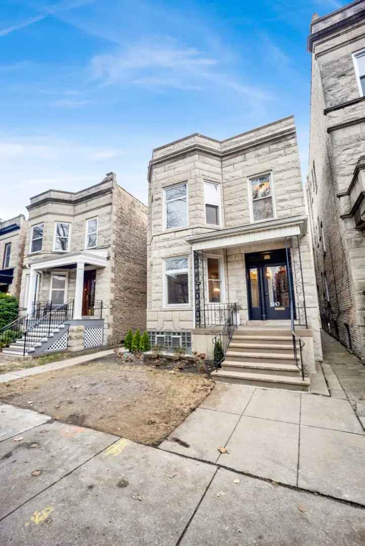 Multi-family house For Sale in 1243, West Newport Avenue, Chicago, Illinois