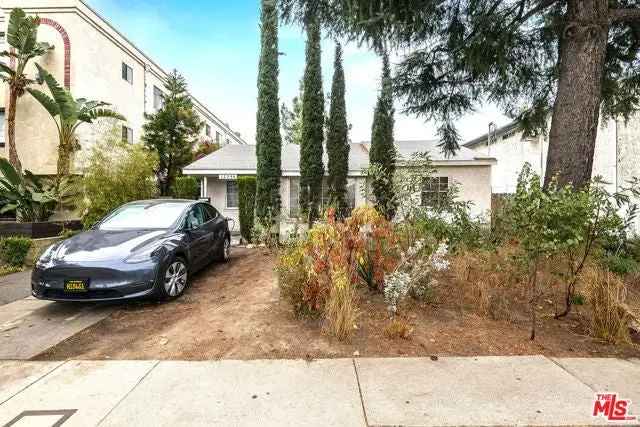 Single-family house For Sale in Los Angeles, California