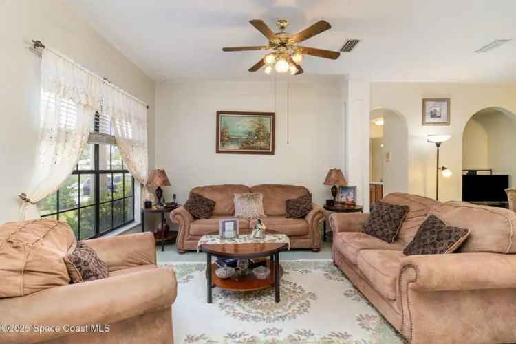 Single-family house For Sale in 841, Lamplighter Drive Northwest, Palm Bay, Florida