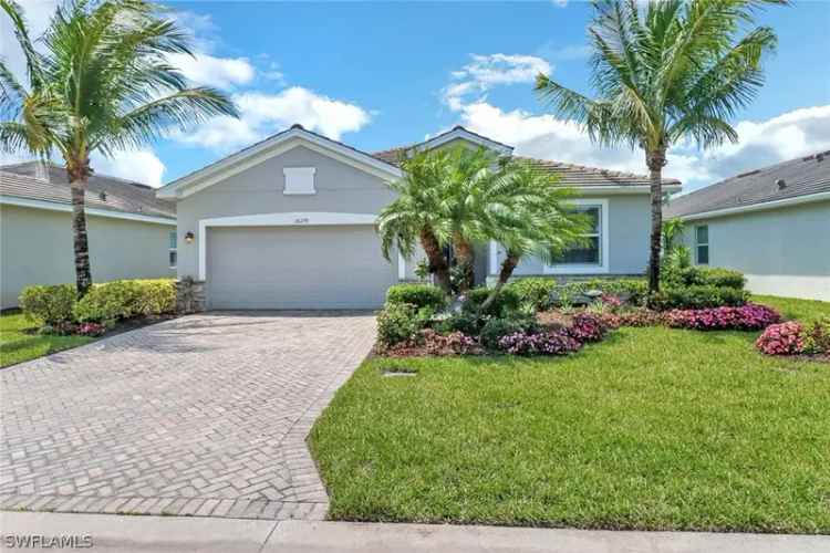 Single-family house For Sale in Bonita Springs, Florida