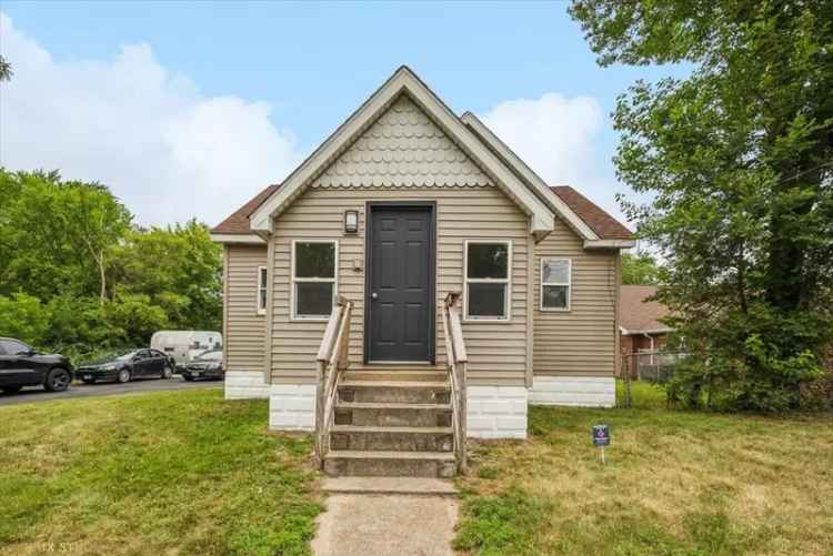 Single-family house For Sale in 6544, West 25th Avenue, Gary, Indiana