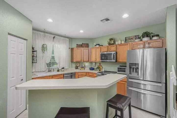 Single-family house For Sale in 2036, Southeast Avon Park Drive, Port Saint Lucie, Florida