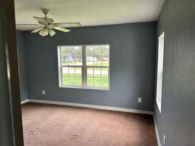 Single-family house For Sale in 1700, Avenue H, Bay City, Texas