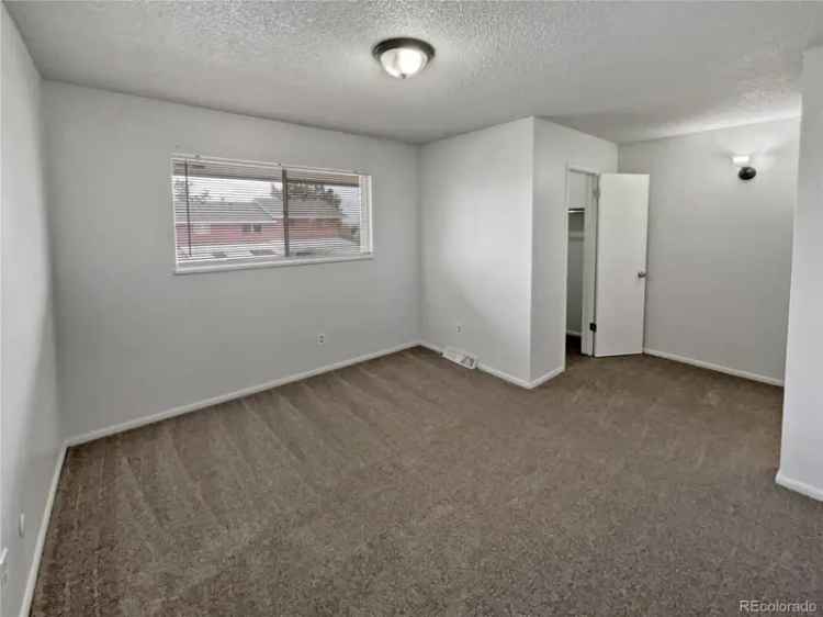 House For Sale in Thornton, Colorado