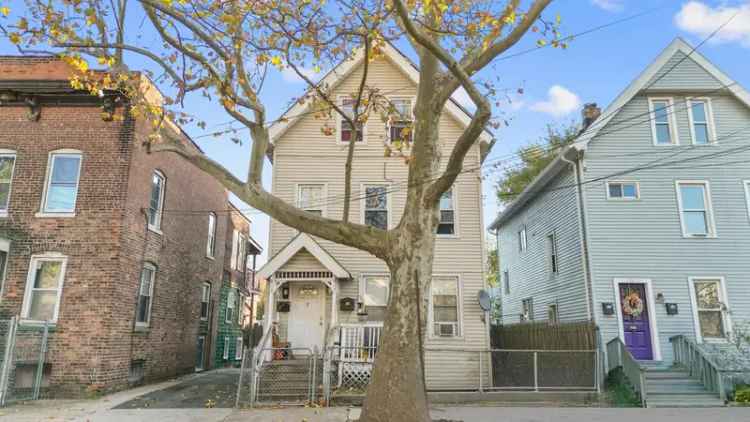 Multi-family house For Sale in 73, Main Street, New Haven, Connecticut