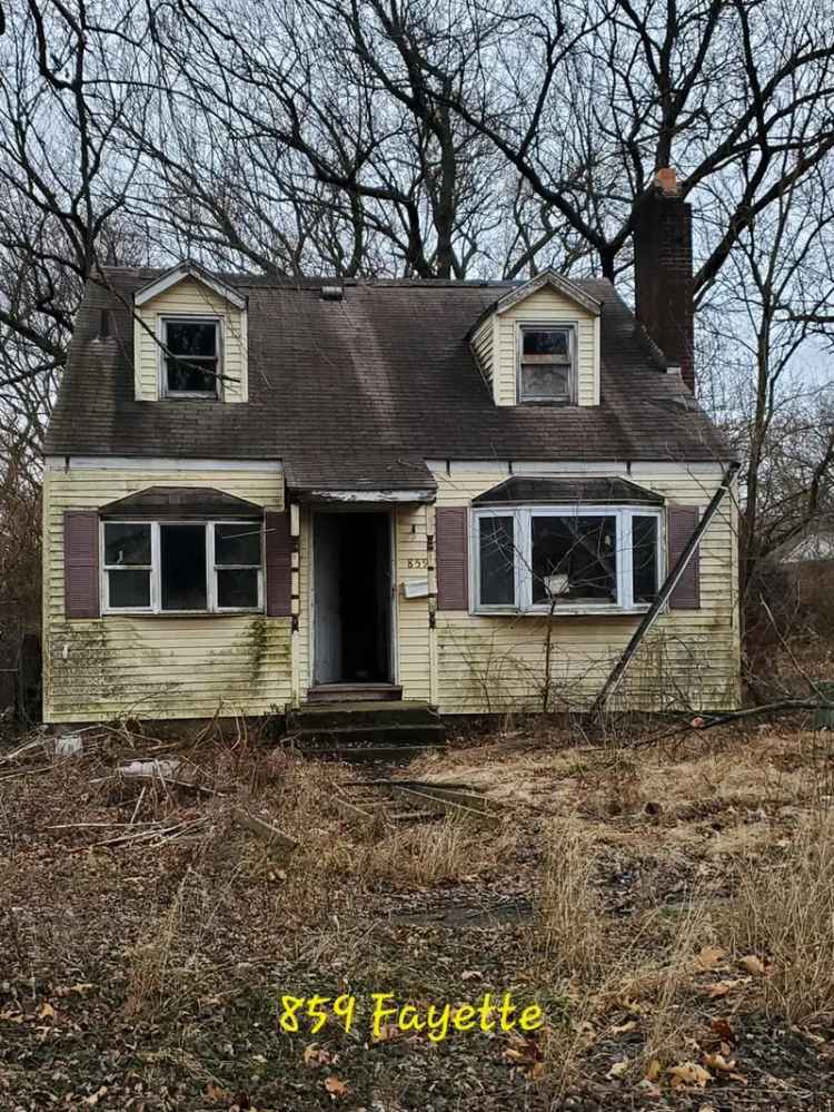 Single-family house For Sale in 859, Fayette Street, Gary, Indiana