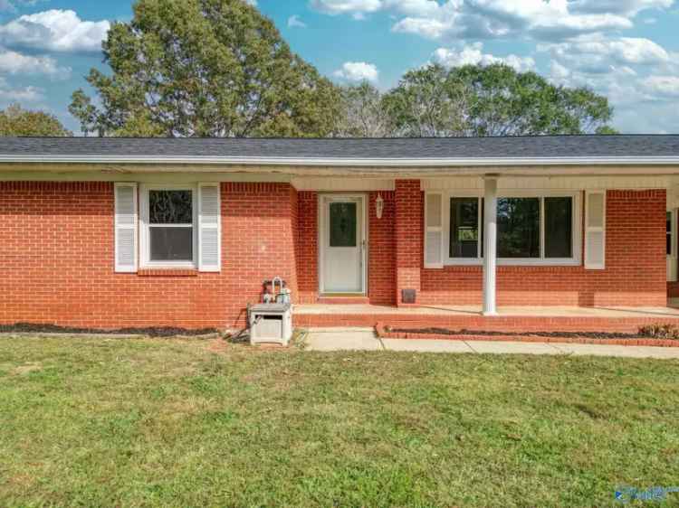 Single-family house For Sale in Hartselle, Alabama