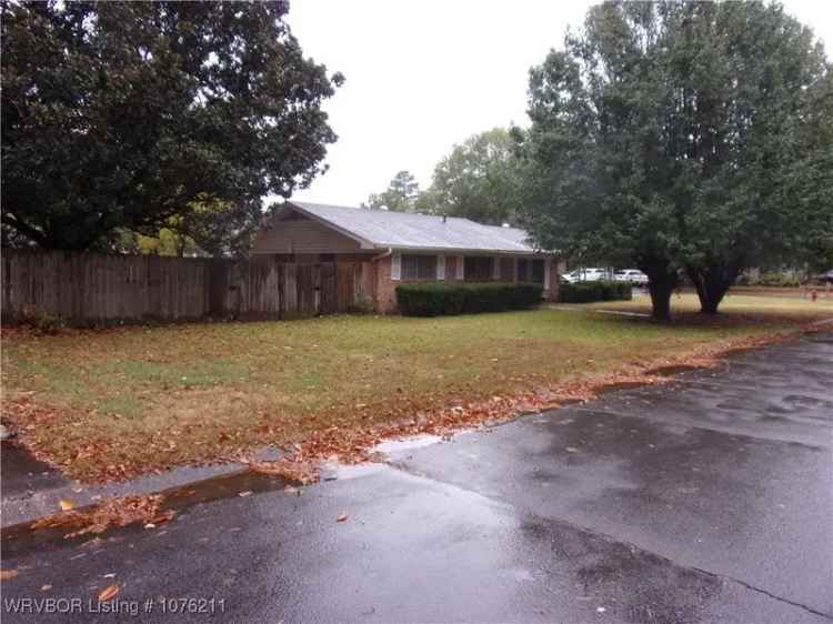 Single-family house For Sale in Conway, Arkansas