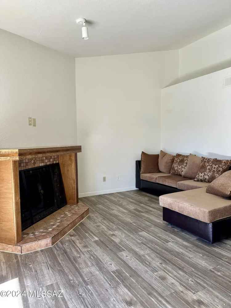 Condo For Sale in 1703, West Midvale Village Drive, Tucson, Arizona