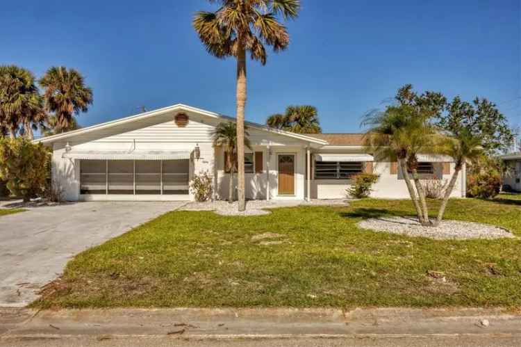 Single-family house For Sale in Englewood, Florida