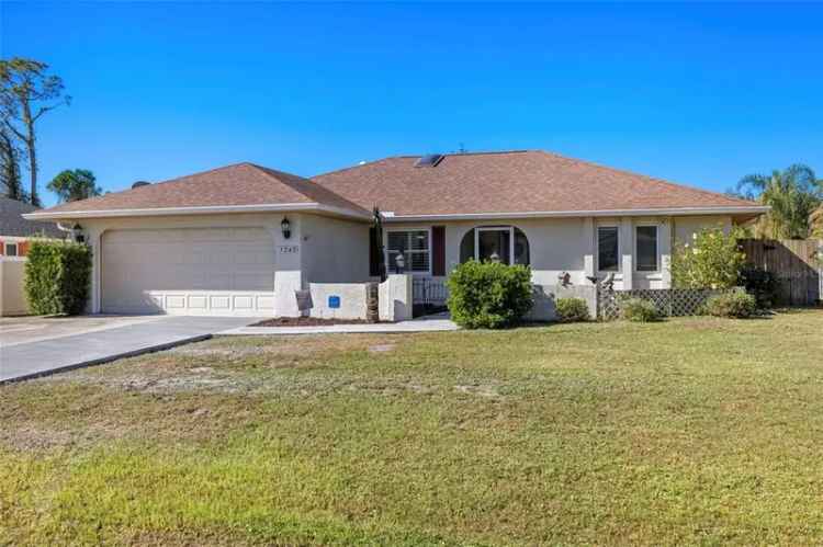 Single-family house For Sale in 1243, Inverness Street, Port Charlotte, Florida