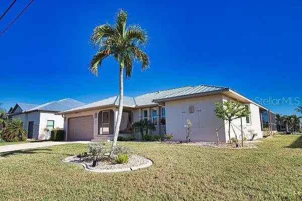 Single-family house For Sale in 330, Sorrento Court, Punta Gorda, Florida