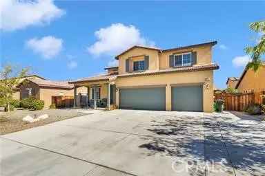 Single-family house For Sale in 14251, Tierra Del Sur Street, Adelanto, California