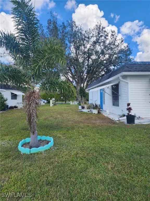 Single-family house For Sale in 48, Tangelo Court, Lehigh Acres, Florida